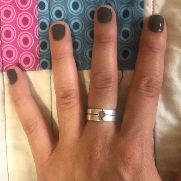 Jewelry - Ring with a hole in the middle